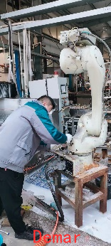 川崎机器人保养